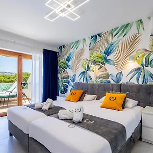 apartamenty-geranios.in-canary-islands.com/